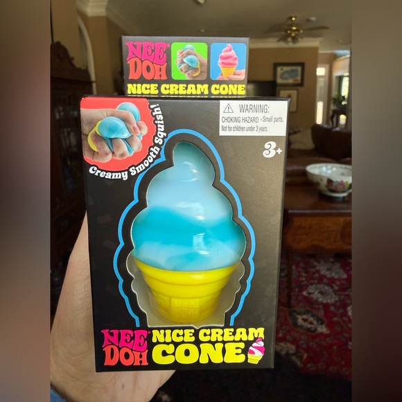 toys-needoh-nice-cream-cones-blue-ice-cream-swirl-squishy-fidget-new